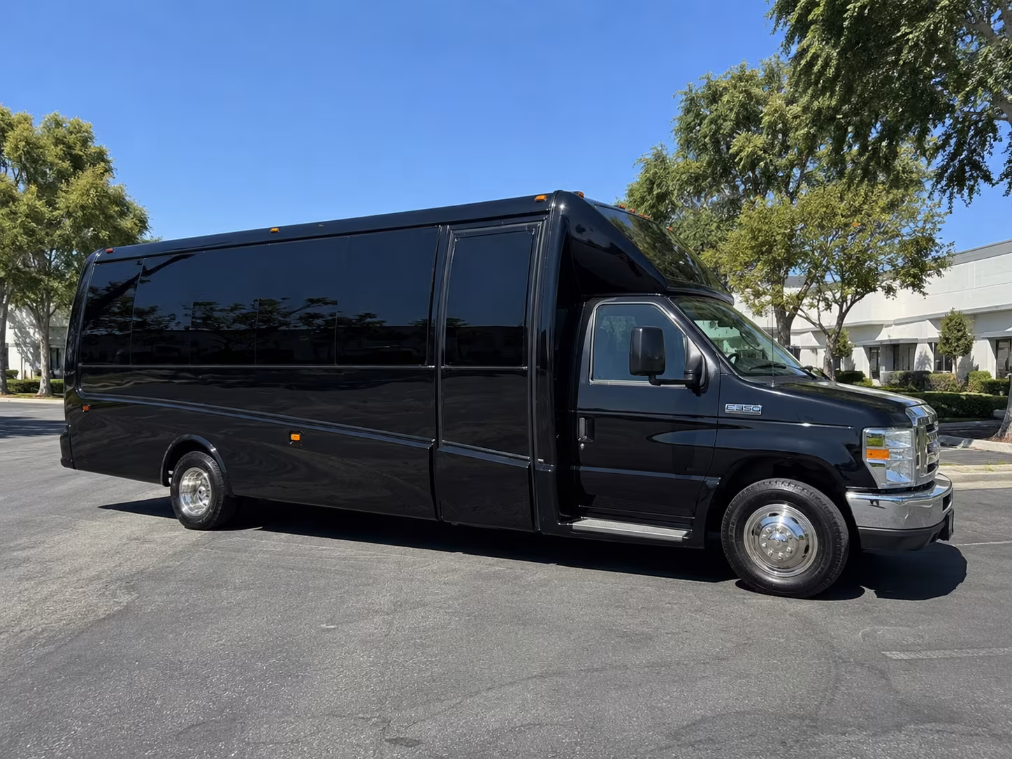 20 Passenger Party Bus Exterior