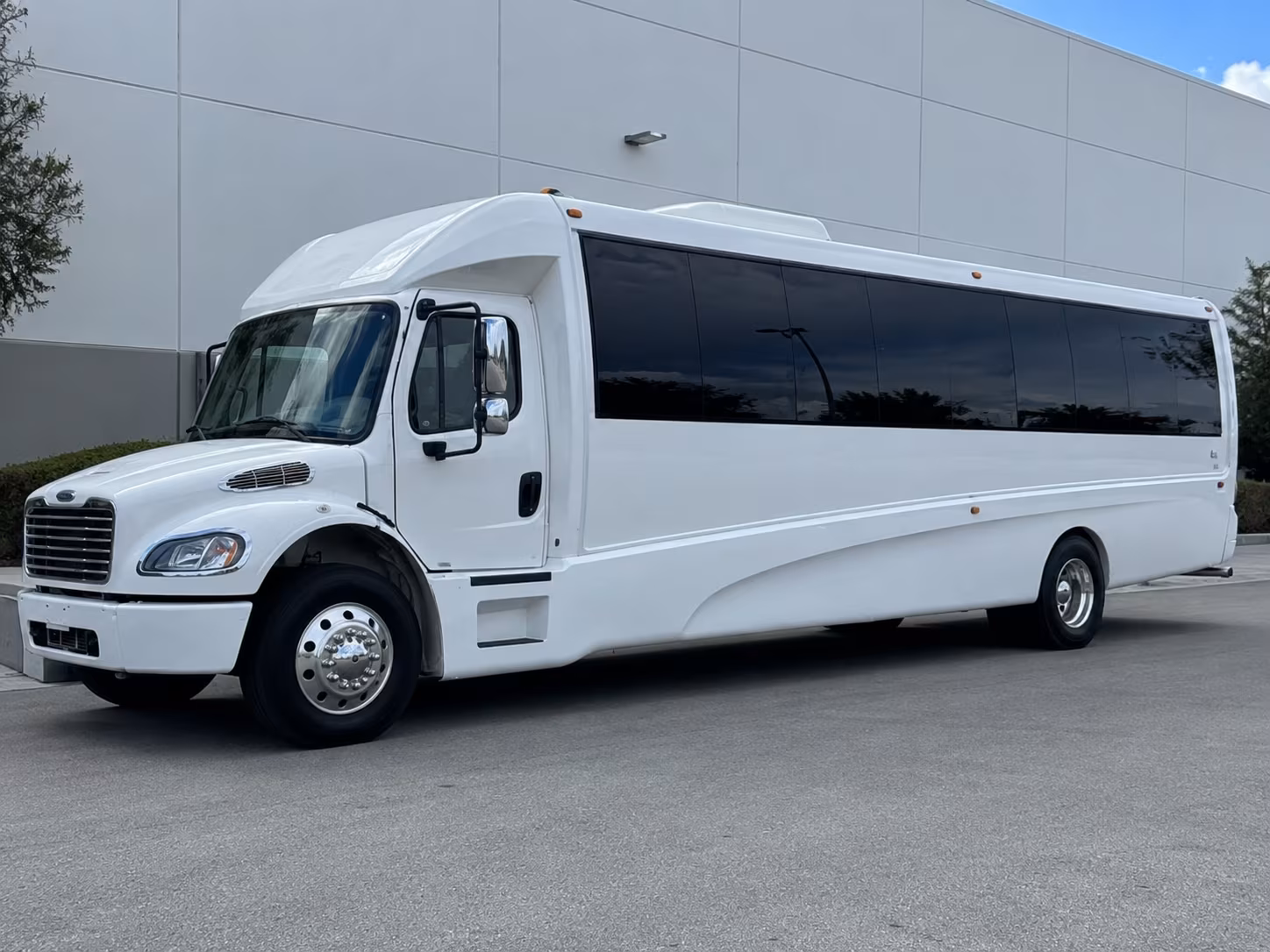 Spring Valley Winery Tour & Pub Crawl Transportation